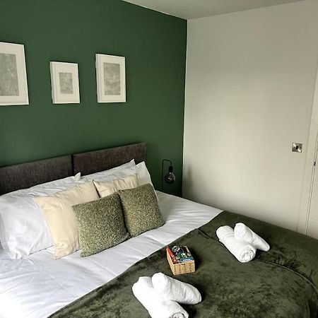 Luxury Oaks Suite, Free Private Parking, 2 Bed 2 Bathroom Apartment, Central Solihull Birmingham Exteriér fotografie