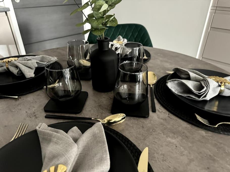 Luxury Oaks Suite, Free Private Parking, 2 Bed 2 Bathroom Apartment, Central Solihull Birmingham Exteriér fotografie