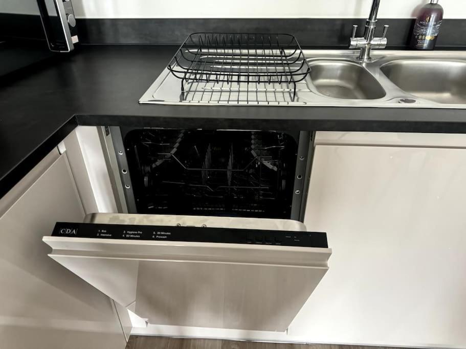 Luxury Oaks Suite, Free Private Parking, 2 Bed 2 Bathroom Apartment, Central Solihull Birmingham Exteriér fotografie