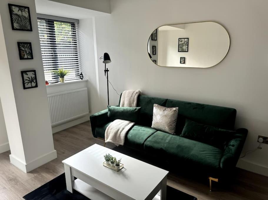 Luxury Oaks Suite, Free Private Parking, 2 Bed 2 Bathroom Apartment, Central Solihull Birmingham Exteriér fotografie