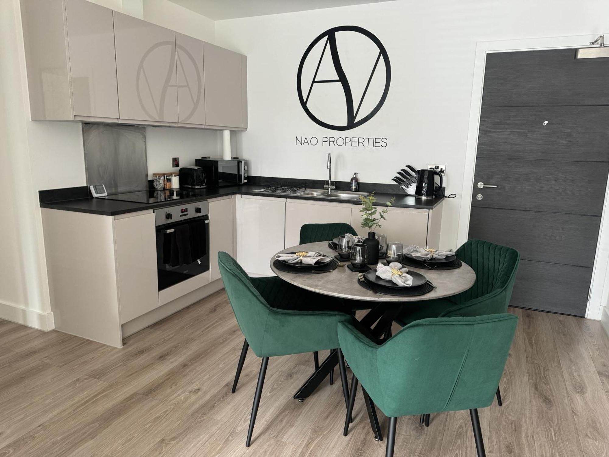 Luxury Oaks Suite, Free Private Parking, 2 Bed 2 Bathroom Apartment, Central Solihull Birmingham Exteriér fotografie